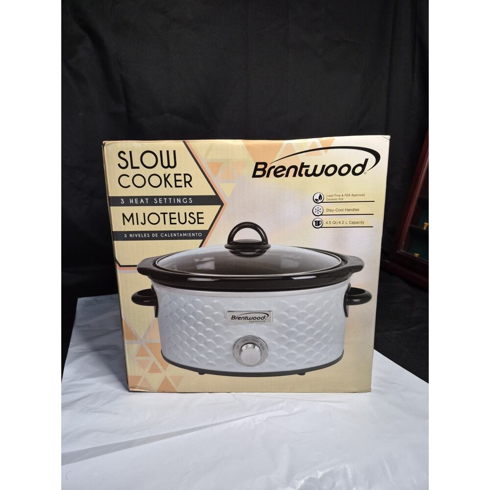 Brand NEW Brentwood Appliances SC 140W 4.5-Quart Slow Cooker ,,Still Sealled
